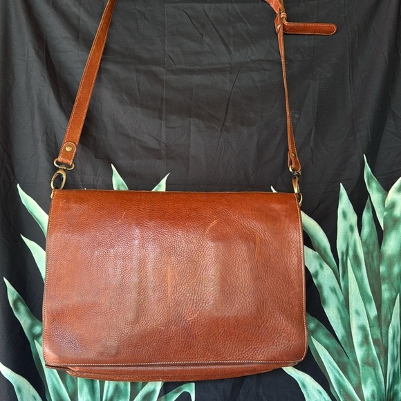 🍍 A&N FLORENCE leather document bag classic Brown No key🍍16” width 🍍12” length - Picture 5 of 9